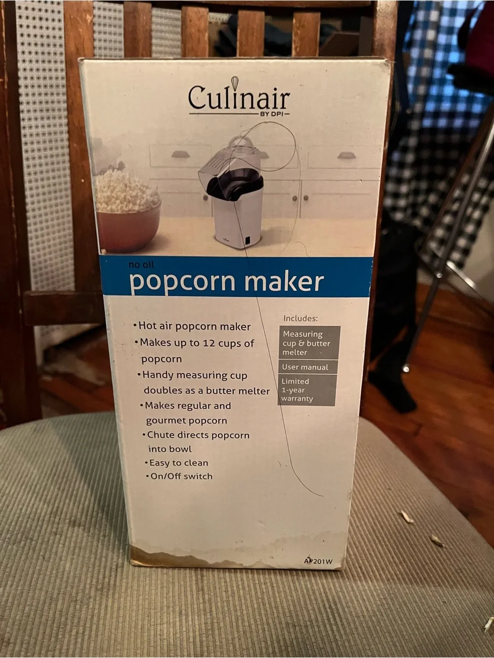 White & Black Popcorn Maker